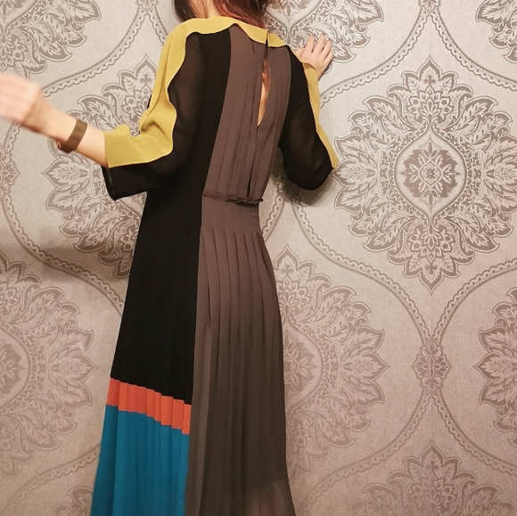 BCBG MaxAzria RUNWAY pleated dress - Picture 5 of 8